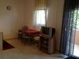 Barbat, Comedor in the studio-apartment, WiFi.