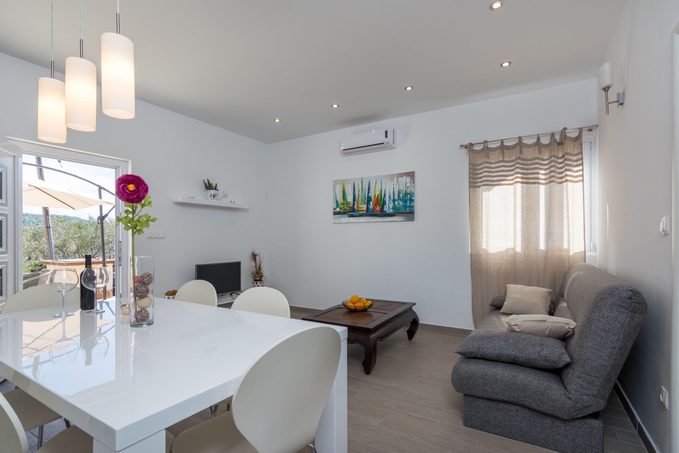 Two bedroom house near beach Vinišće, Trogir  K
