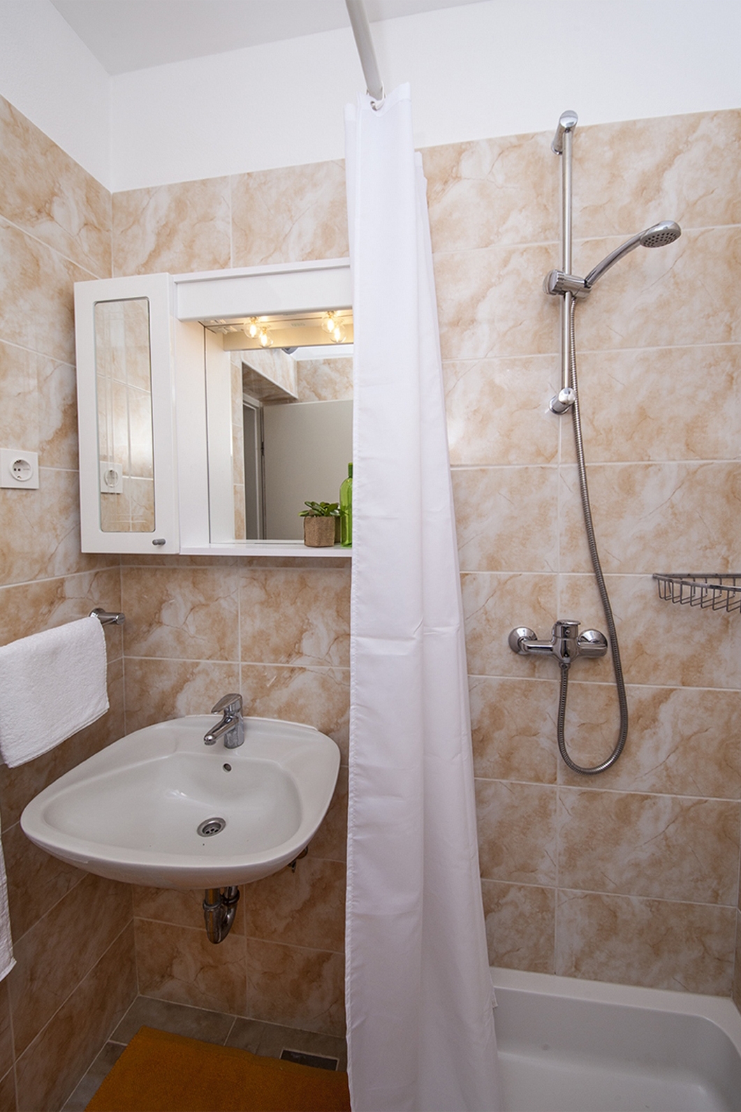 Two bedroom apartment with terrace Tučepi, Makarska  A-a