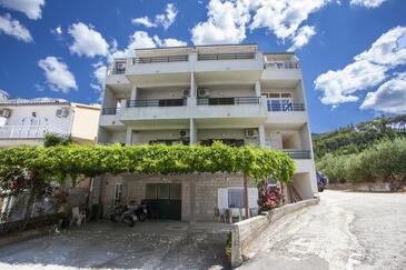 Tučepi, Makarska, Hébergement 11486 - Appartement à proximité de la mer avec une plage de galets.