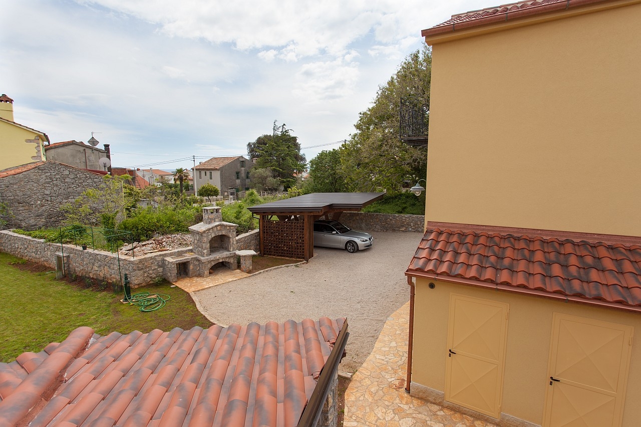 Two bedroom house with terrace Kornić, Krk  K