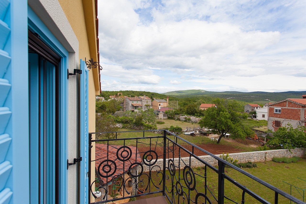 Two bedroom apartment with terrace Kornić, Krk  A-a