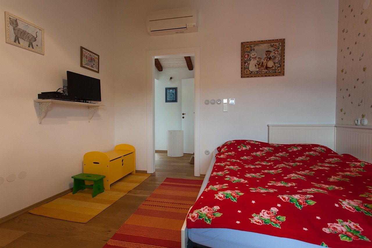 Two bedroom apartment with terrace Kornić, Krk  A-a