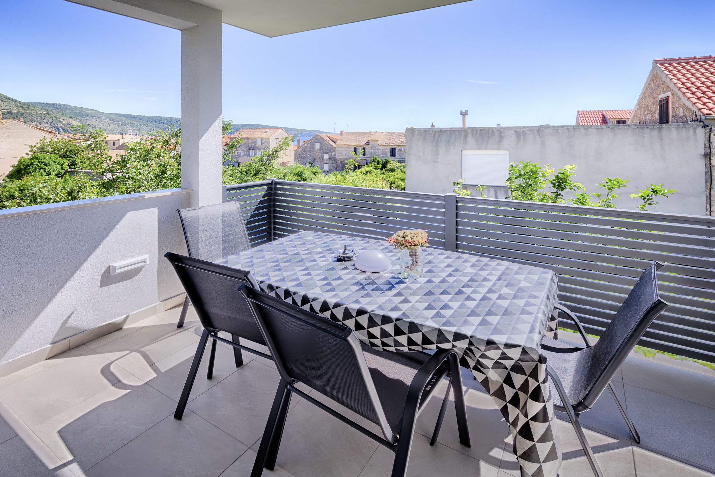 One bedroom apartment with terrace Komiža, Vis (A-1151-e) One bedroom apartment with terrace Komiža, Vis (A-1151-e)