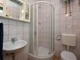 Salle de bain 1 Novalja, Salle de bain 1 dans l’hébergement en type house, WiFi.