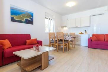 Veli Rat, Sala da pranzo nell'alloggi del tipo apartment, condizionatore disponibile e WiFi.