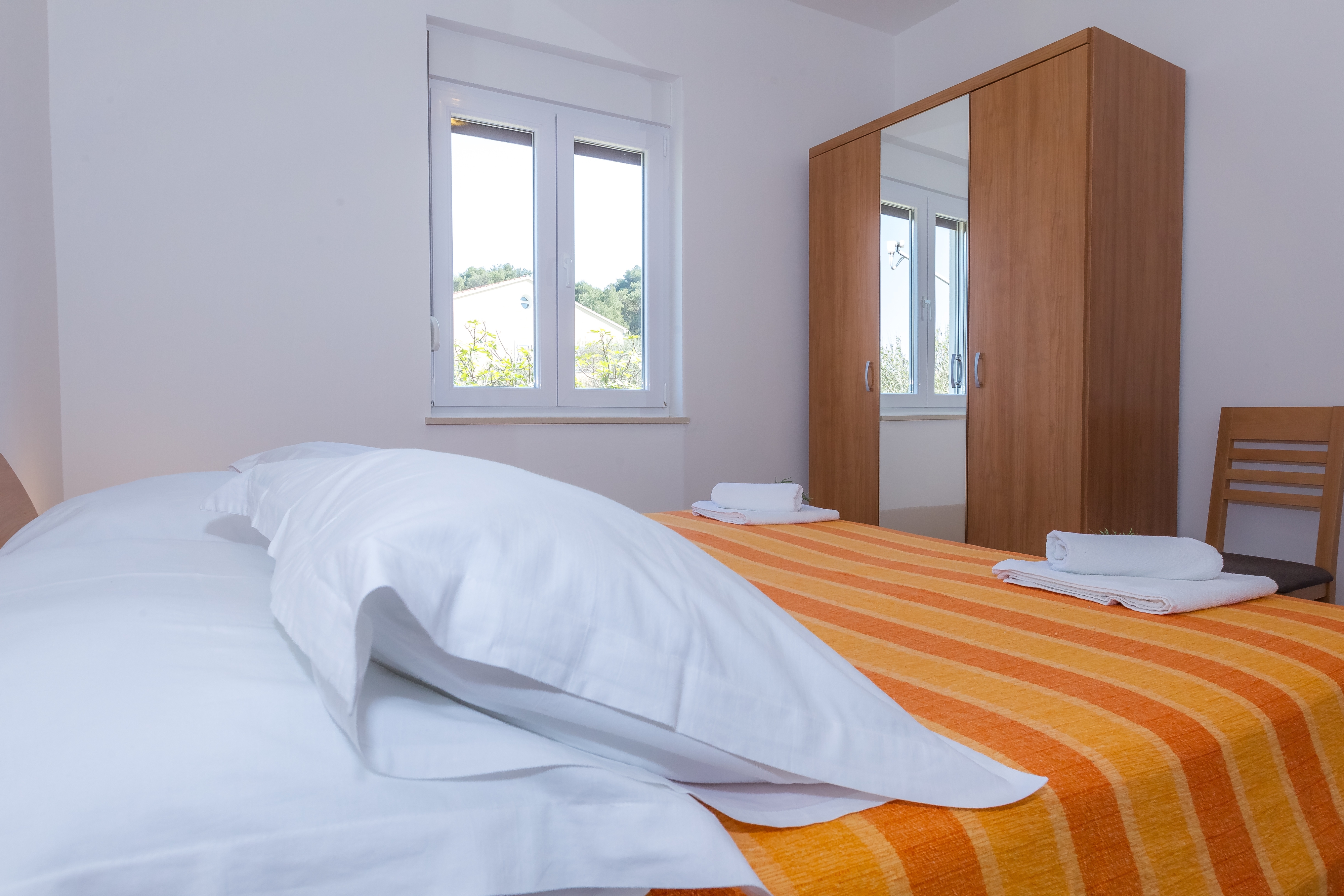 One bedroom apartment near beach Veli Rat, Dugi otok  A-c