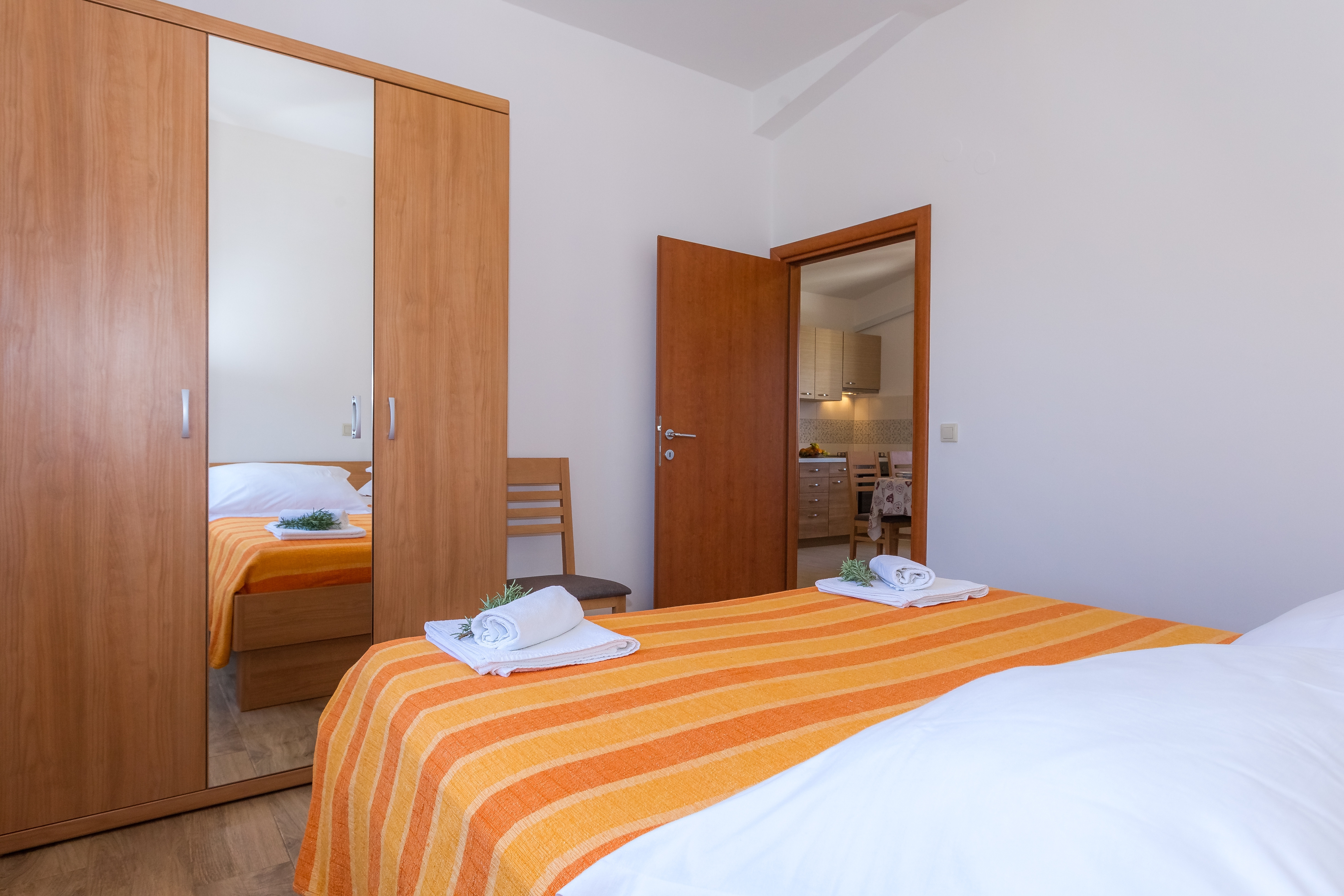 One bedroom apartment near beach Veli Rat, Dugi otok  A-c