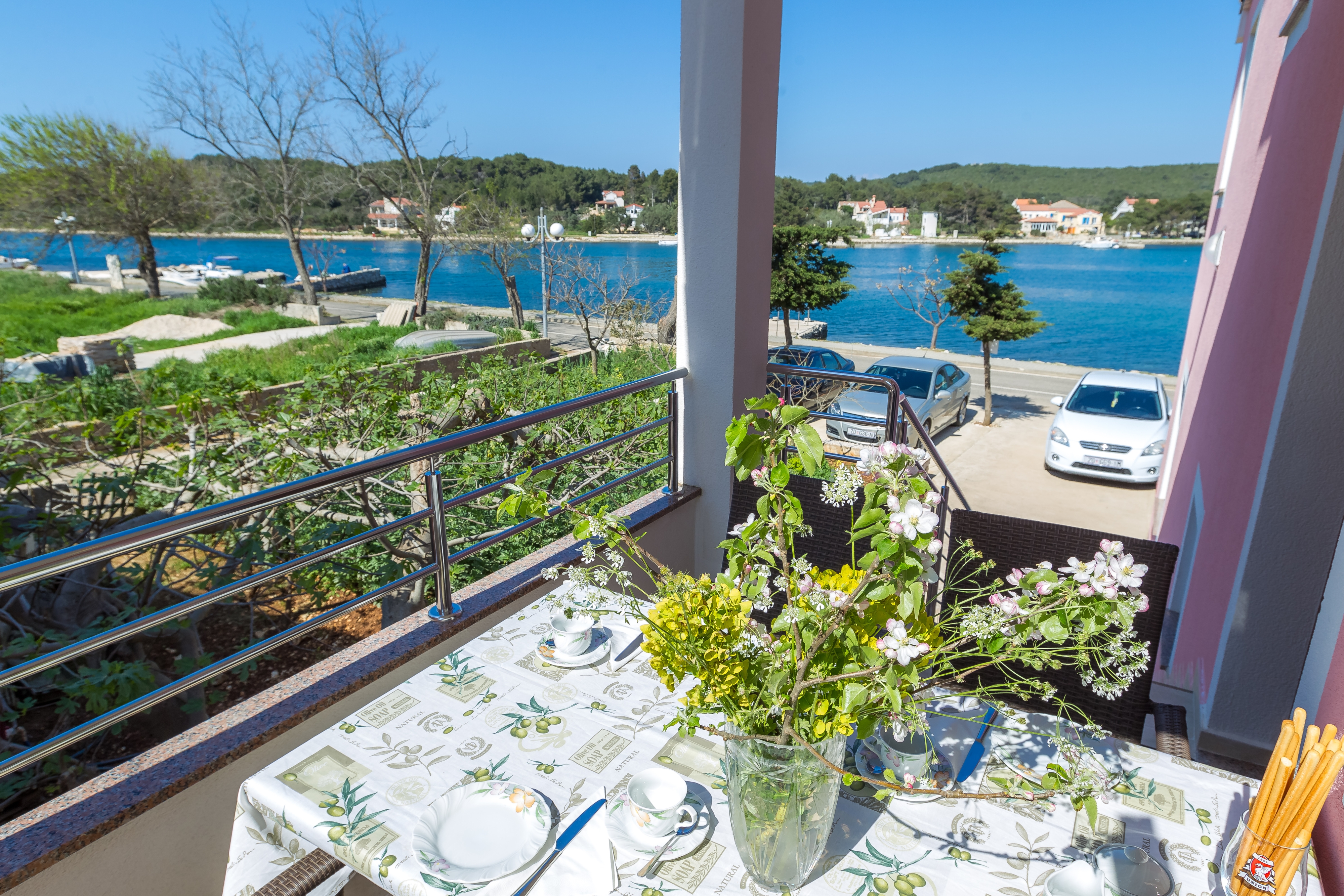 One bedroom apartment near beach Veli Rat, Dugi otok  A-c