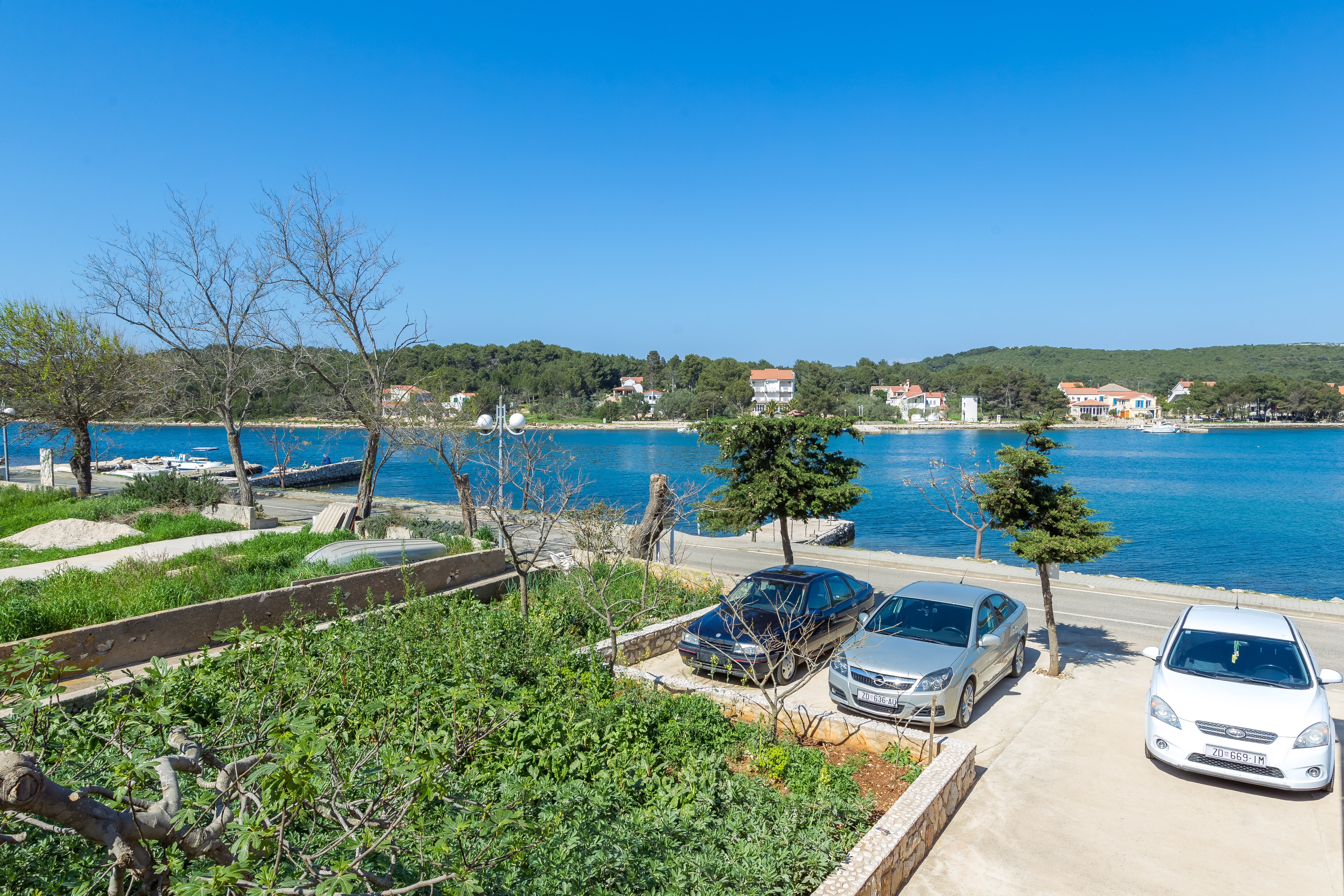 One bedroom apartment near beach Veli Rat, Dugi otok  A-c