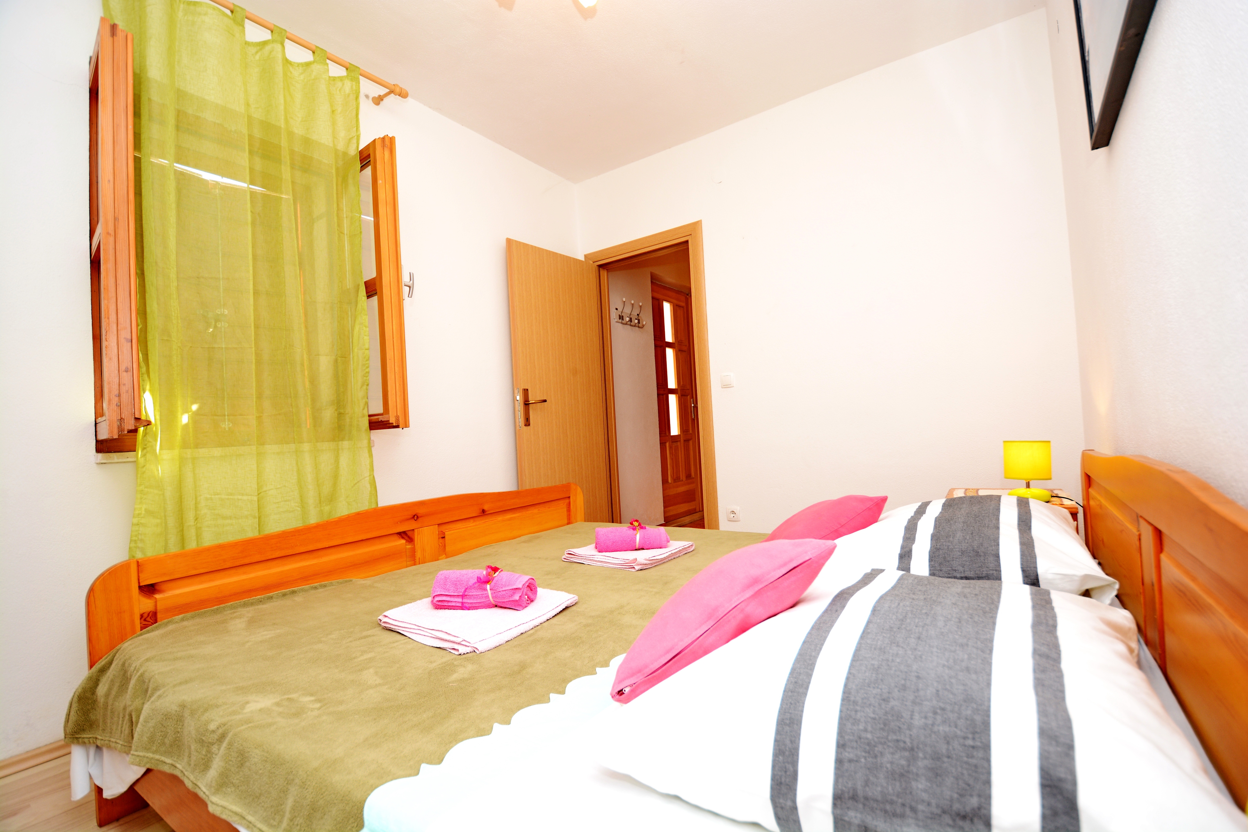 Two bedroom apartment near beach Kaštel Štafilić, Kaštela  A-a