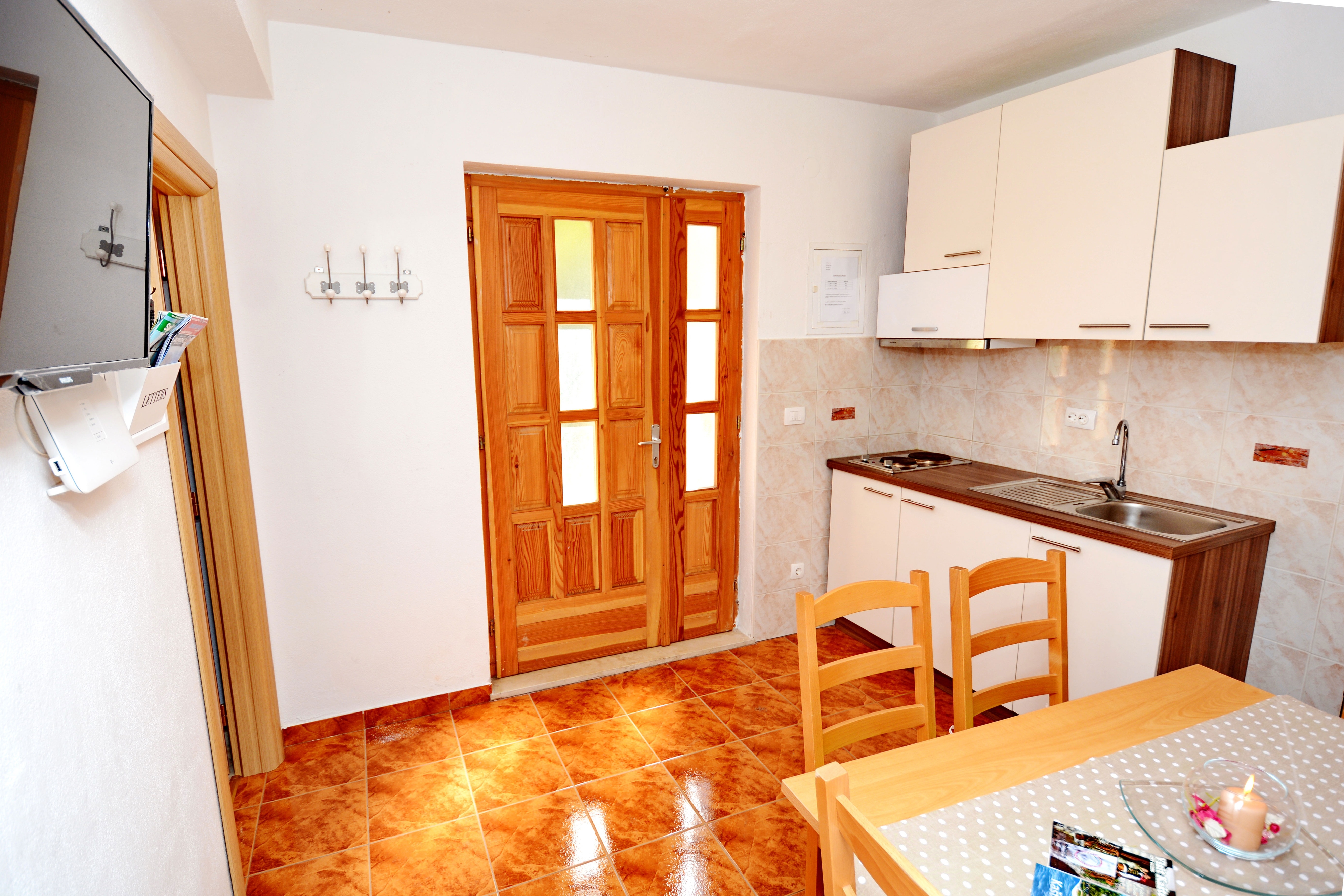 Two bedroom apartment near beach Kaštel Štafilić, Kaštela  A-a