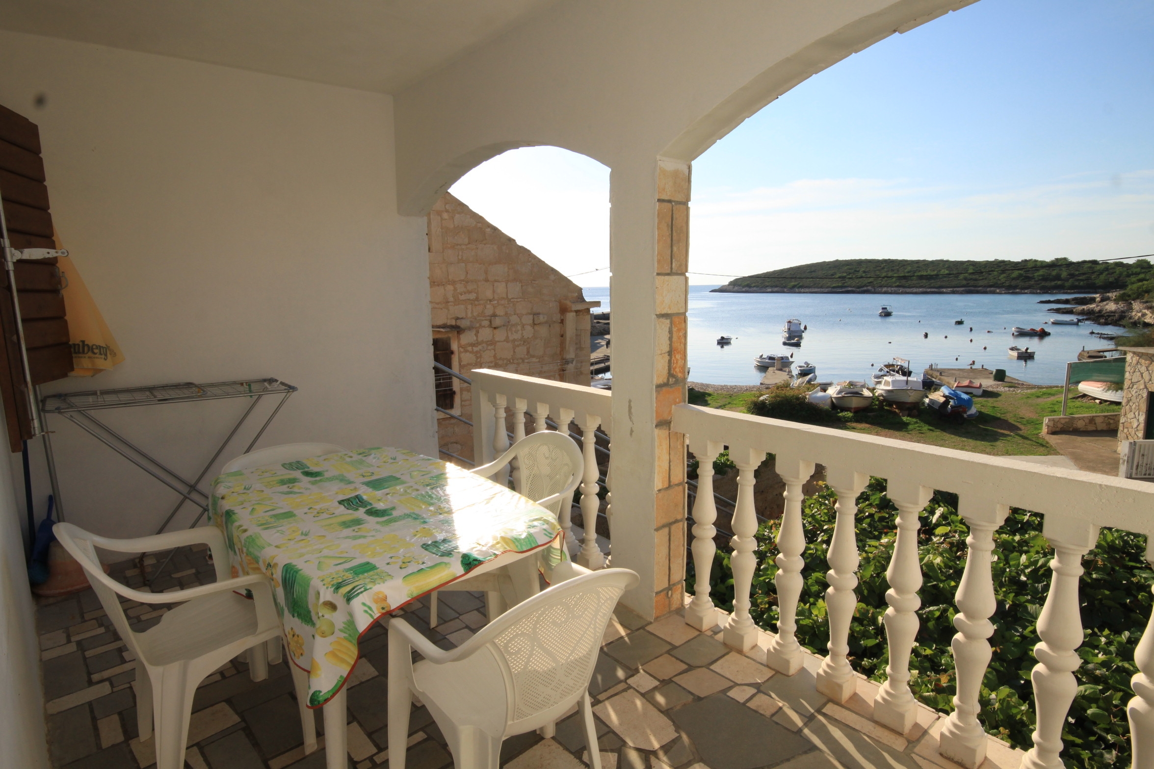 Two bedroom apartment near beach Rukavac, Vis (A-1154-c) Two bedroom apartment near beach Rukavac, Vis (A-1154-c)