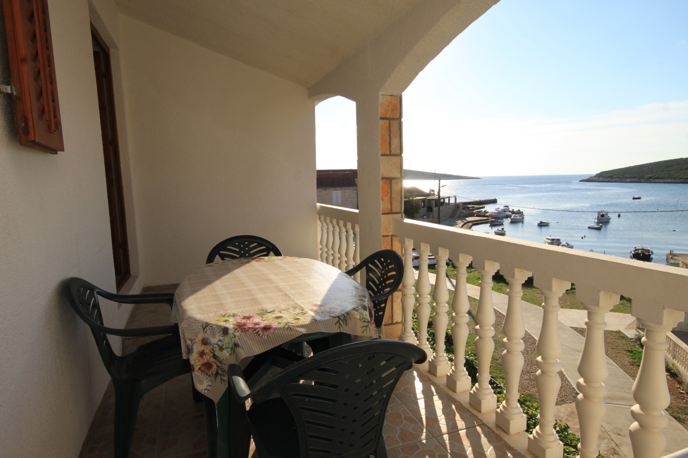 Two bedroom apartment near beach Rukavac, Vis (A-1154-d) Two bedroom apartment near beach Rukavac, Vis (A-1154-d)