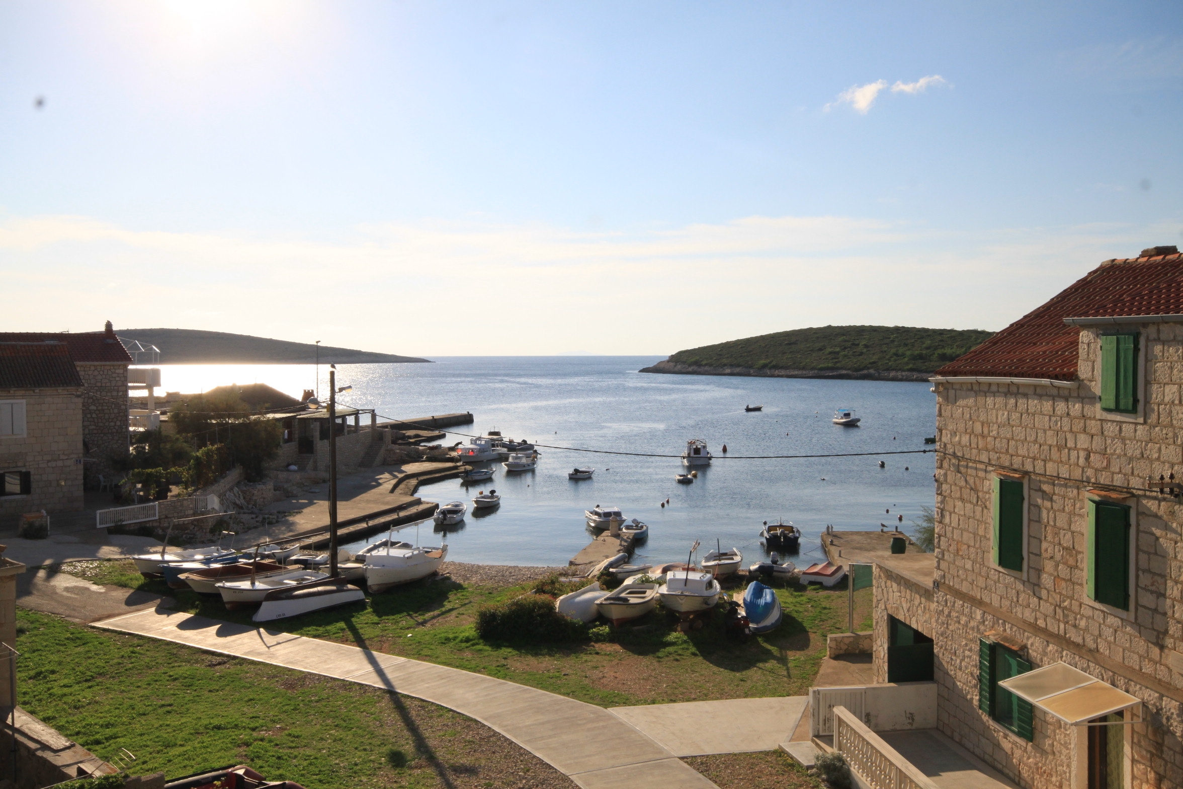 Two bedroom apartment near beach Rukavac, Vis  A-d