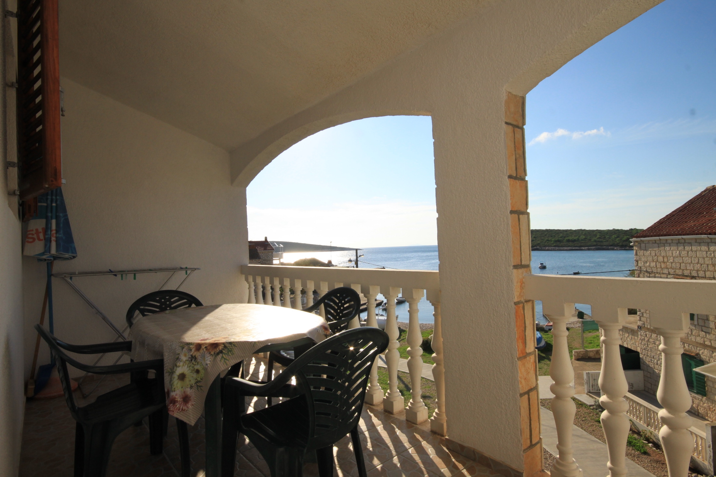 Two bedroom apartment near beach Rukavac, Vis (A-1154-e) Two bedroom apartment near beach Rukavac, Vis (A-1154-e)