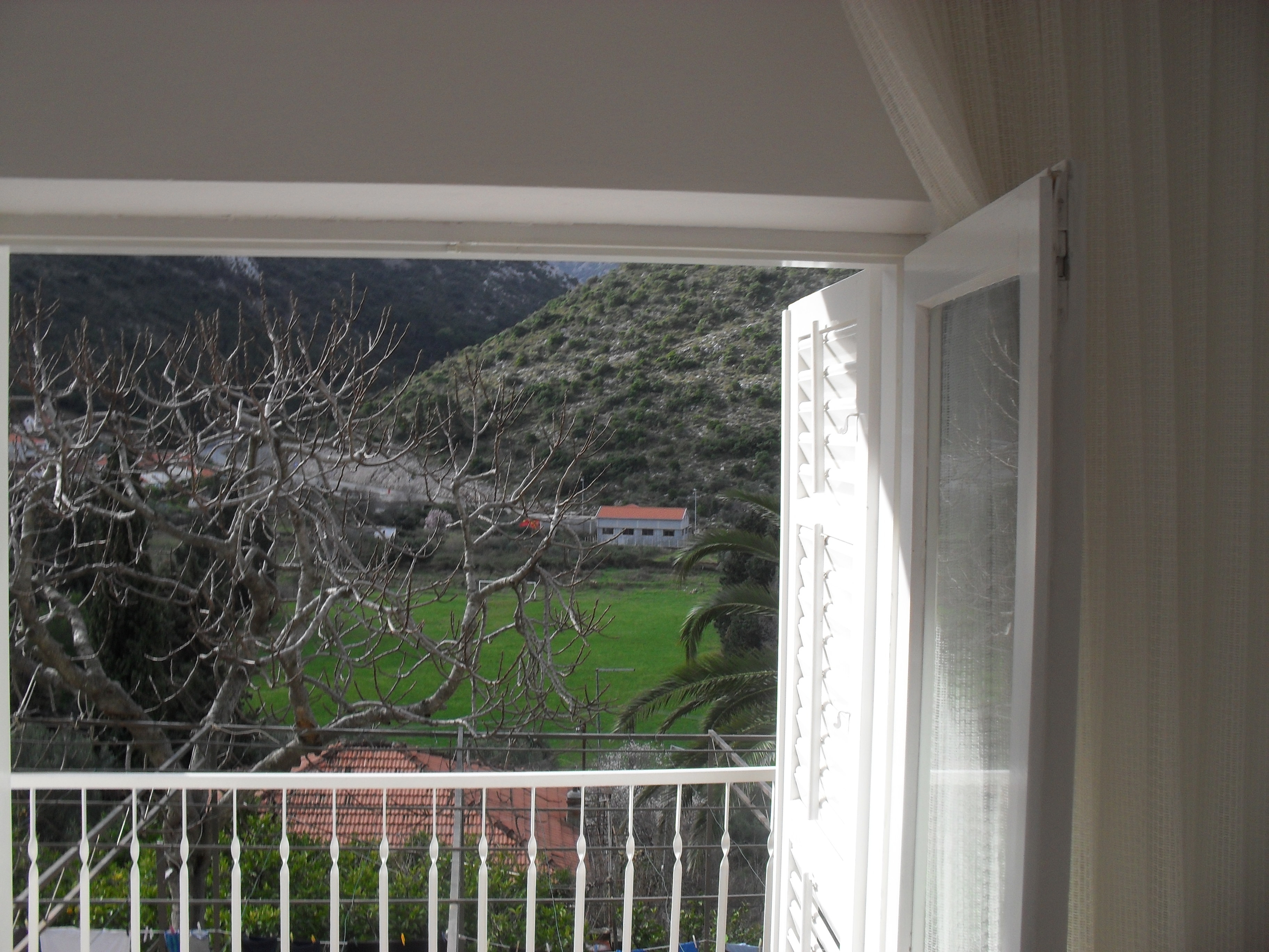 Comfortable and spacious apartment with terrace Trpanj, Pelješac  A-a