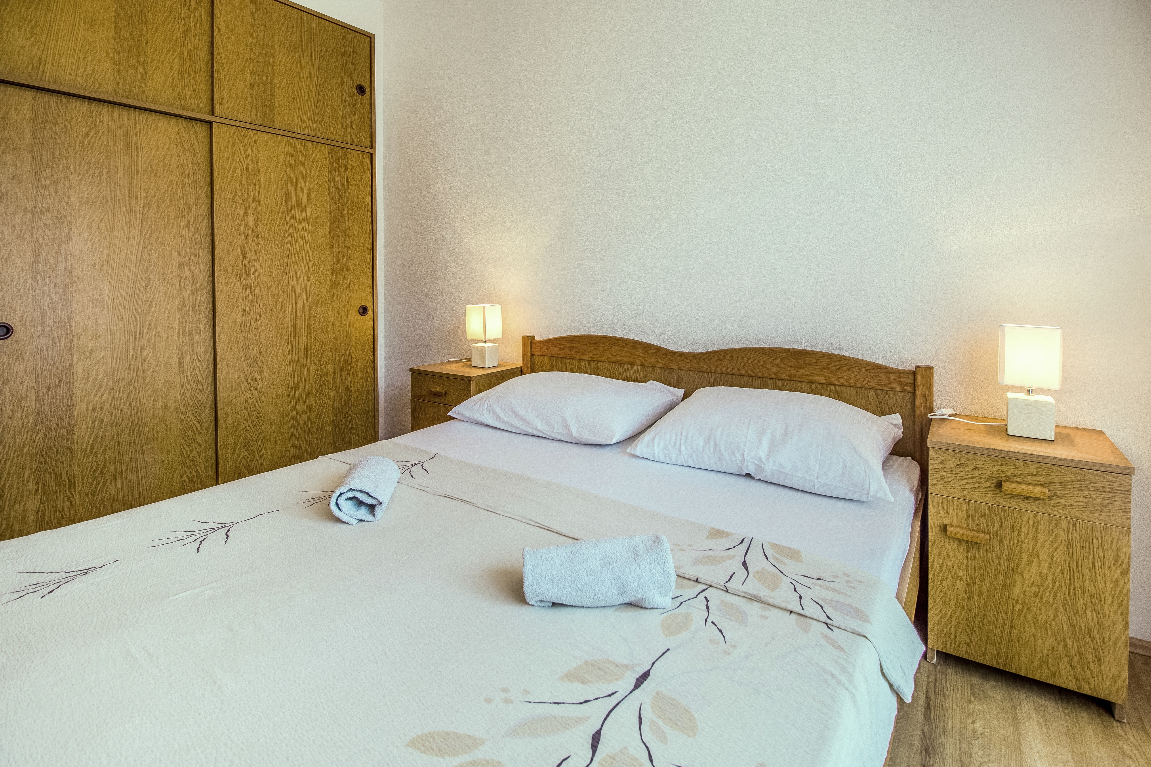 Comfortable and spacious apartment with terrace Trpanj, Pelješac  A-a