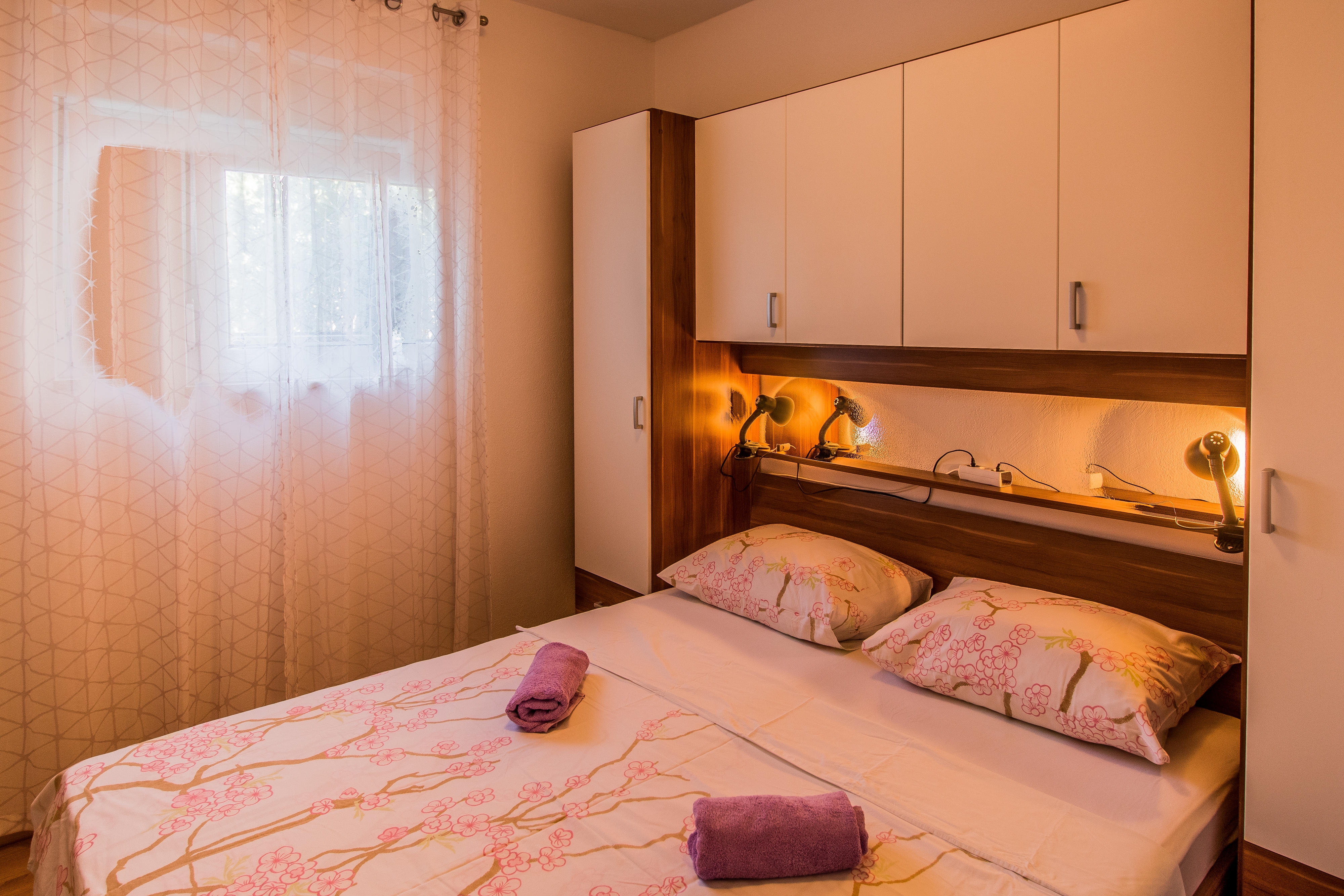 Comfortable and spacious apartment with terrace Trpanj, Pelješac  A-a