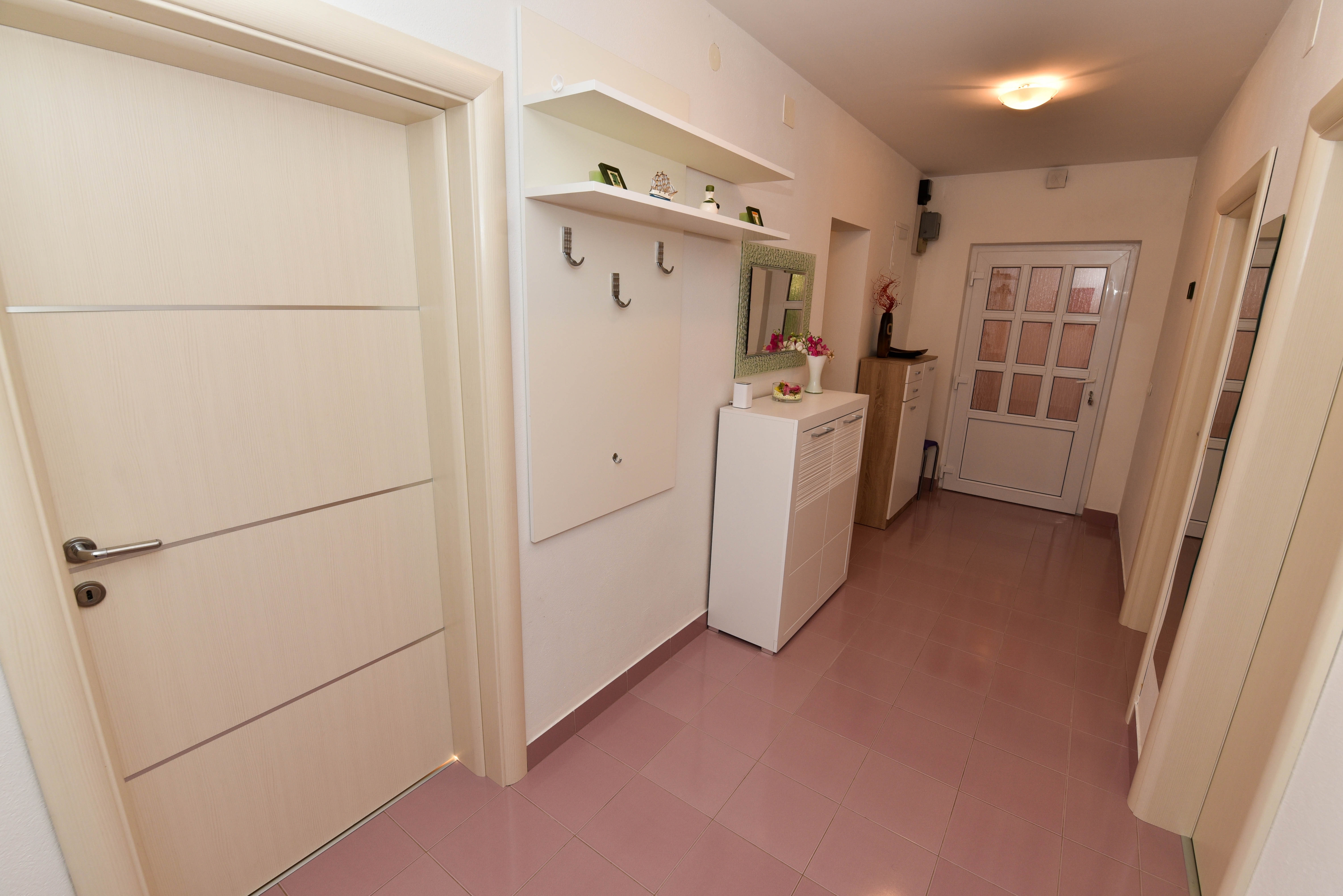 Two bedroom apartment with terrace and sea view Rtina - Miletići, Zadar  A-a
