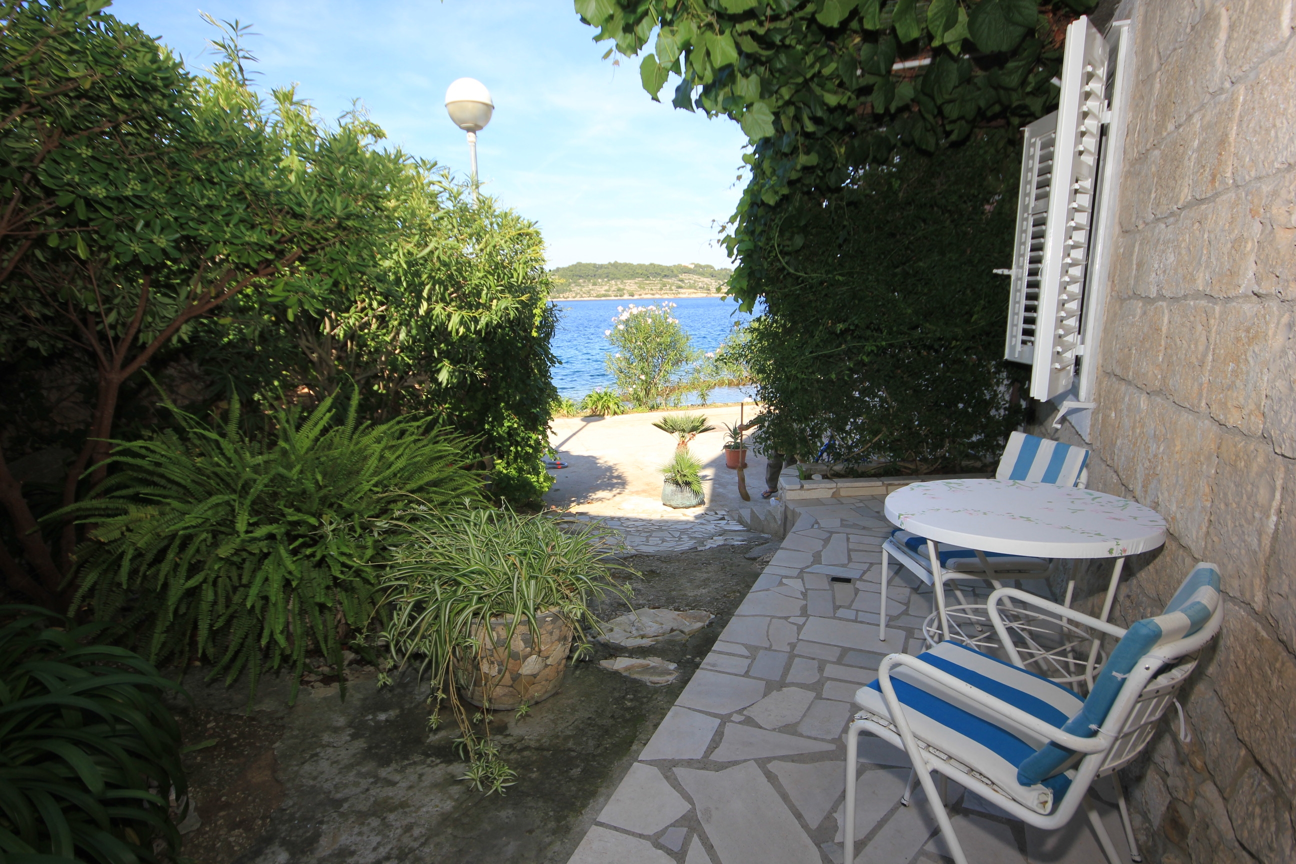 One bedroom apartment with terrace and sea view Vis (A-1155-a) One bedroom apartment with terrace and sea view Vis (A-1155-a)