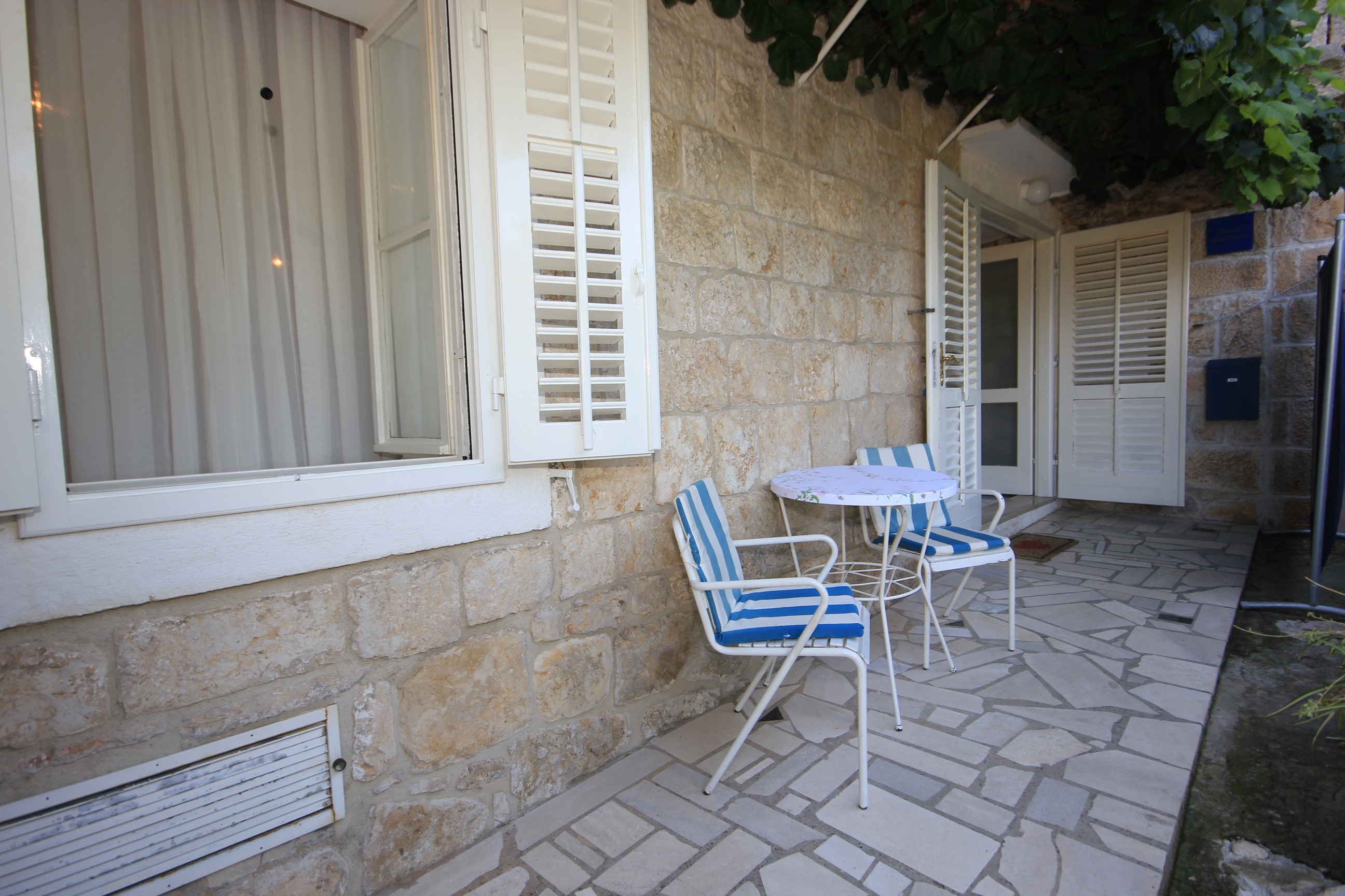 One bedroom apartment with terrace and sea view Vis  A-a