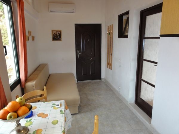 One bedroom apartment with air-conditioning Brela, Makarska (A-11552-c) One bedroom apartment with air-conditioning Brela, Makarska (A-11552-c)