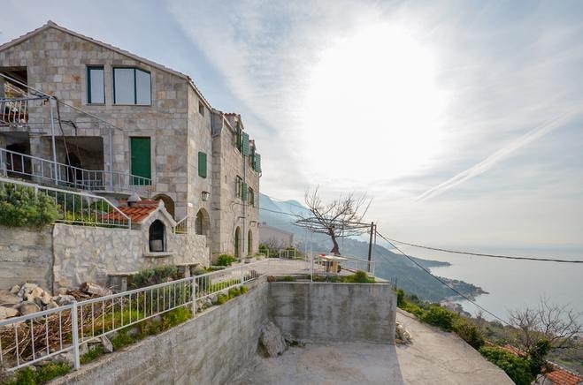 Two bedroom apartment with terrace and sea view Brela, Makarska (A-11552-a)