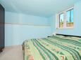 Marina, Bedroom in the apartment, (pet friendly) and WiFi.