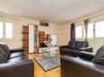 Obývací pokoj Kaštel Stari, Obývací pokoj v ubytování typu apartment, s klimatizací a WiFi.