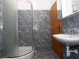 Salle de bain Kaštel Stari, Salle de bain dans l’hébergement en type apartment, WiFi.