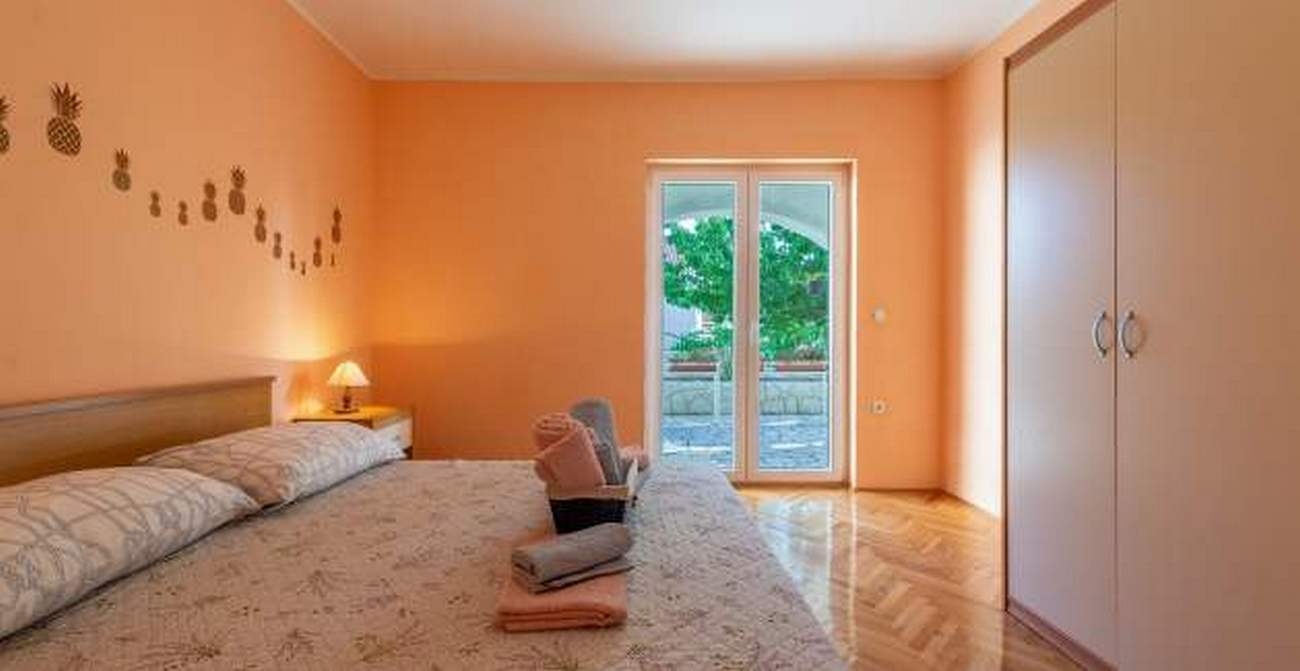 One bedroom apartment with terrace Grebaštica, Šibenik (A-11572-a)