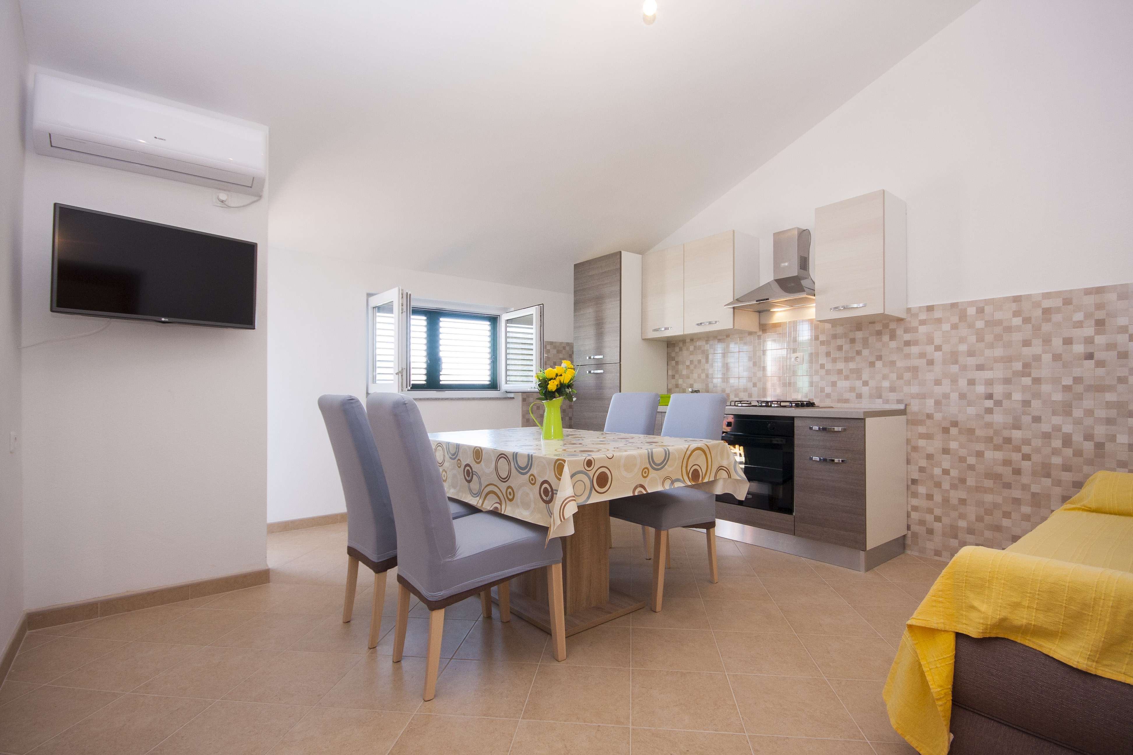 One bedroom apartment with terrace and sea view Grebaštica, Šibenik (A-11572-c)