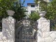 Grebaštica, Šibenik, Tuin 11572 - Appartementen with pebble beach.