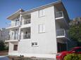 Suhi Potok, Omiš, Property 11574 - Apartments near sea with pebble beach.