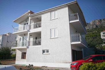 Suhi Potok, Omiš, Property 11574 - Apartments near sea with pebble beach.