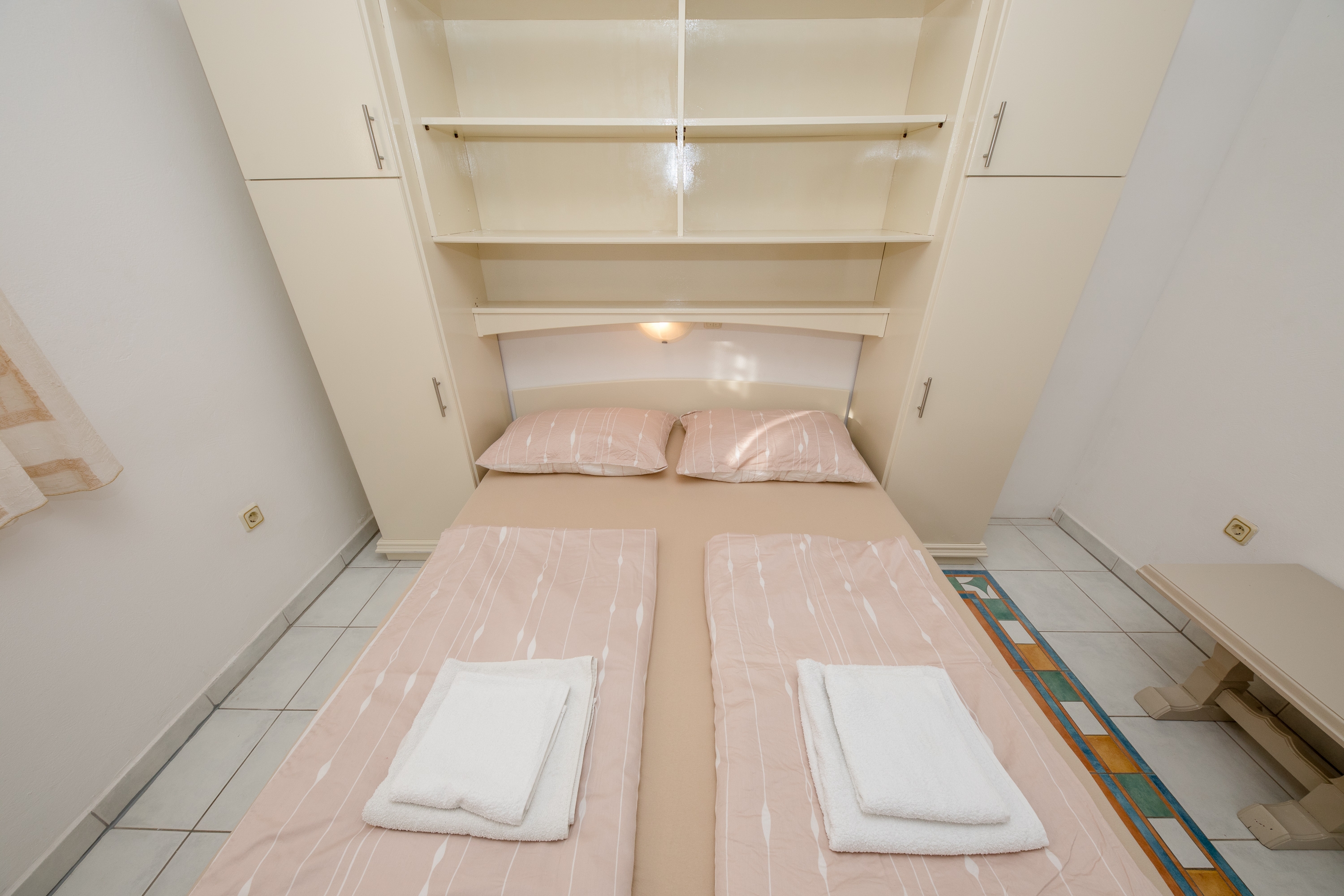 Two bedroom apartment near beach Supetarska Draga - Gornja, Rab  A-a