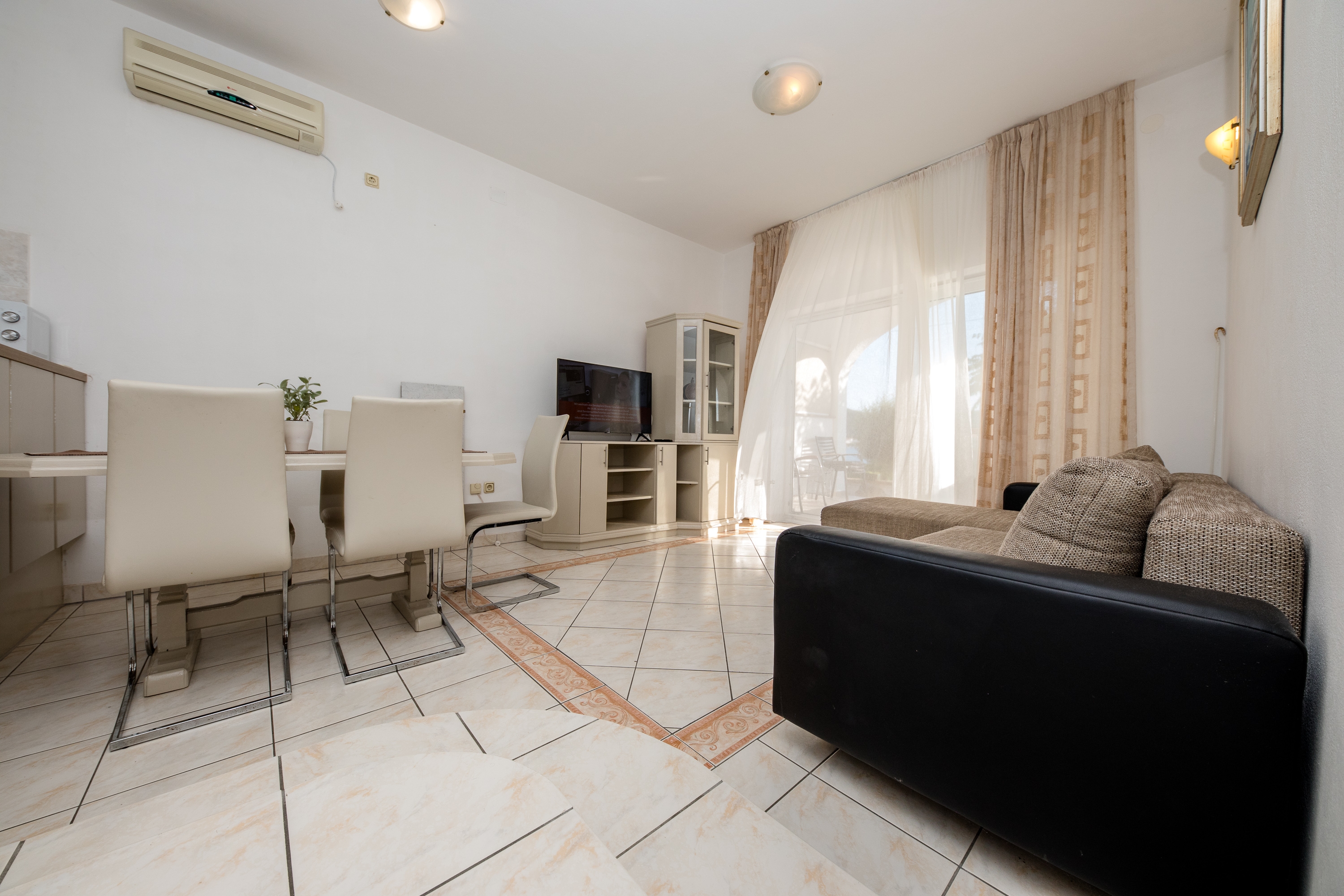 Two bedroom apartment near beach Supetarska Draga - Gornja, Rab (A-11579-a) Two bedroom apartment near beach Supetarska Draga - Gornja, Rab (A-11579-a)