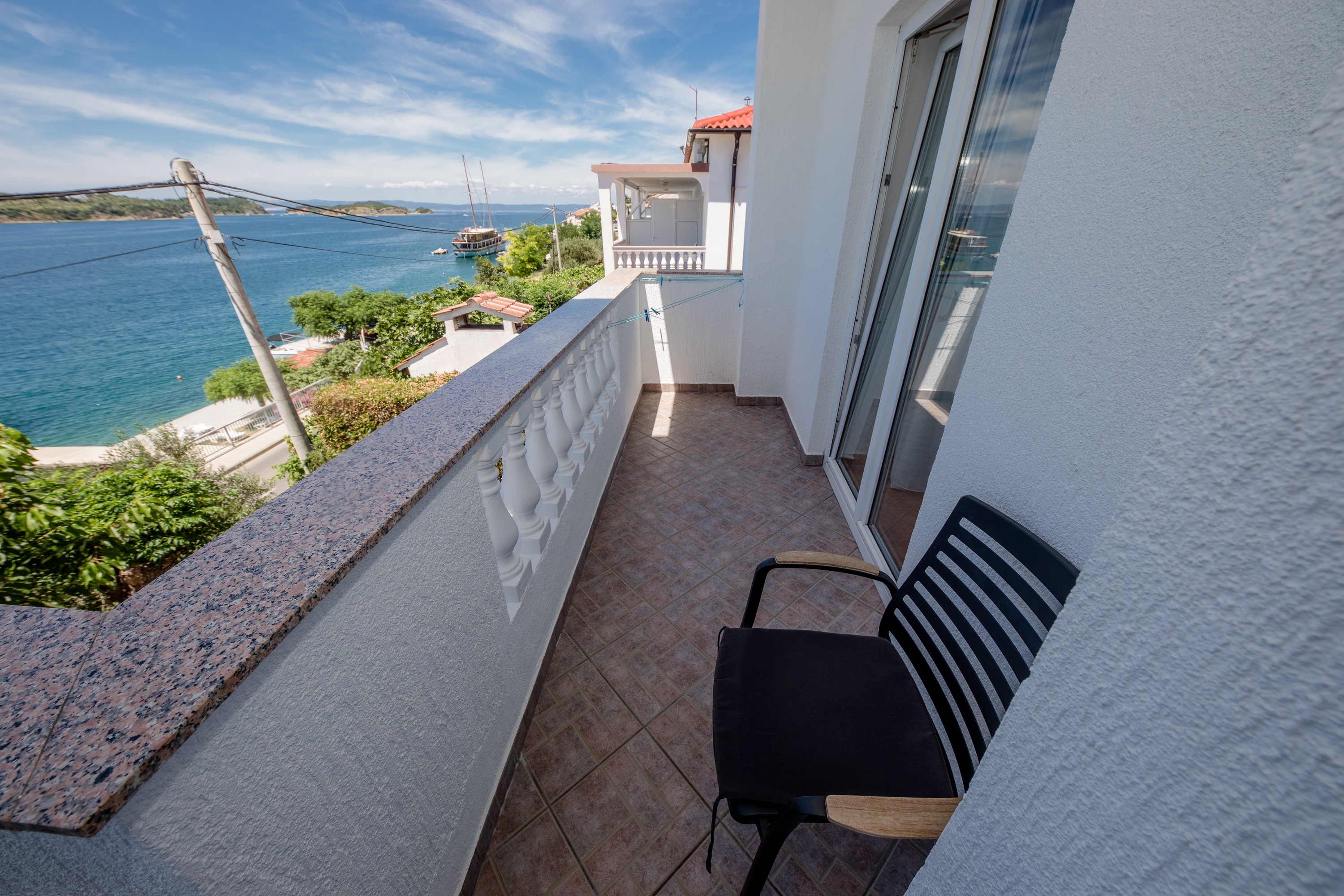 Two bedroom apartment near beach Supetarska Draga - Gornja, Rab  A-b