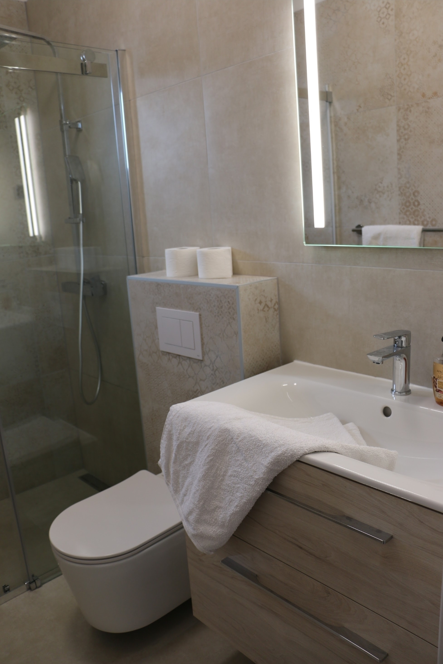 Two bedroom apartment near beach Supetarska Draga - Gornja, Rab  A-b
