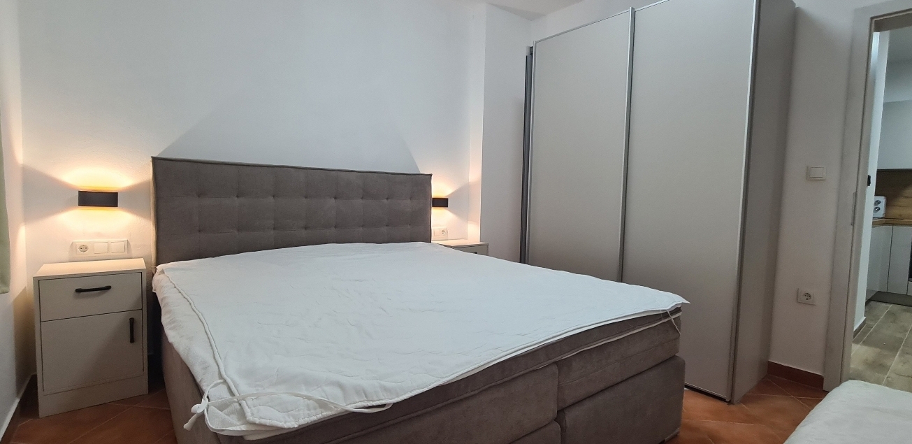 Two bedroom apartment near beach Supetarska Draga - Gornja, Rab  A-b