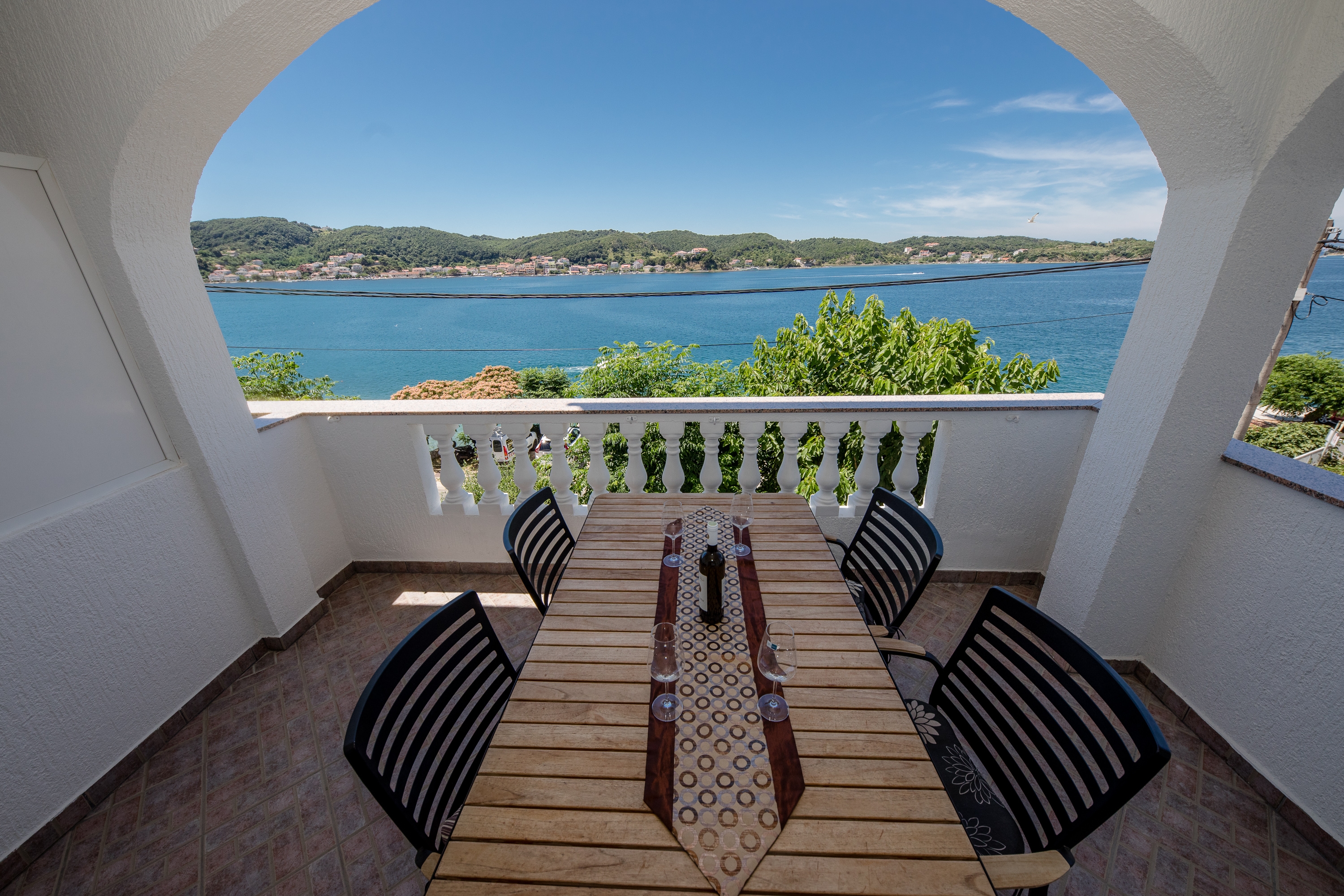 Two bedroom apartment near beach Supetarska Draga - Gornja, Rab (A-11579-b)