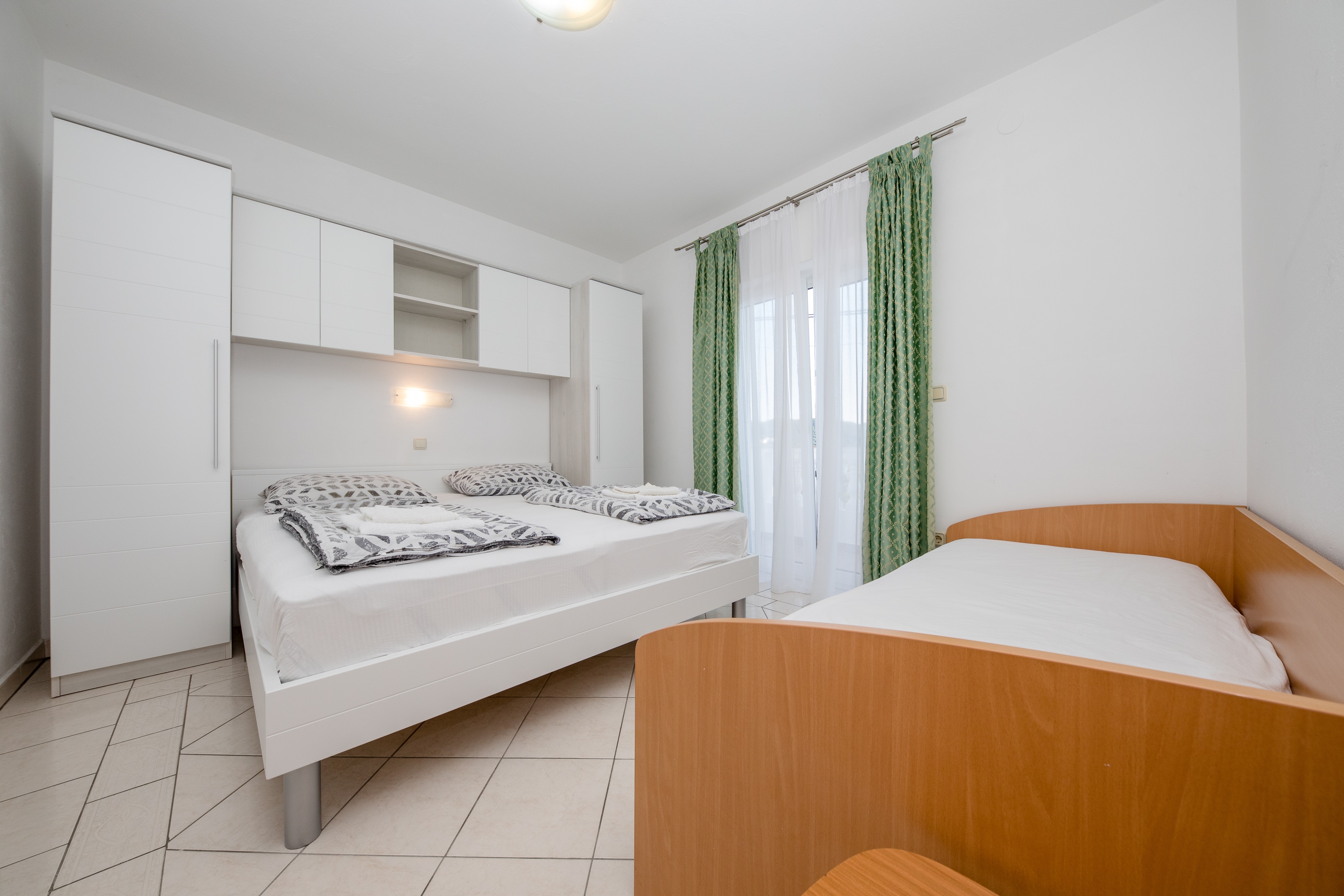 Two bedroom apartment near beach Supetarska Draga - Gornja, Rab  A-c