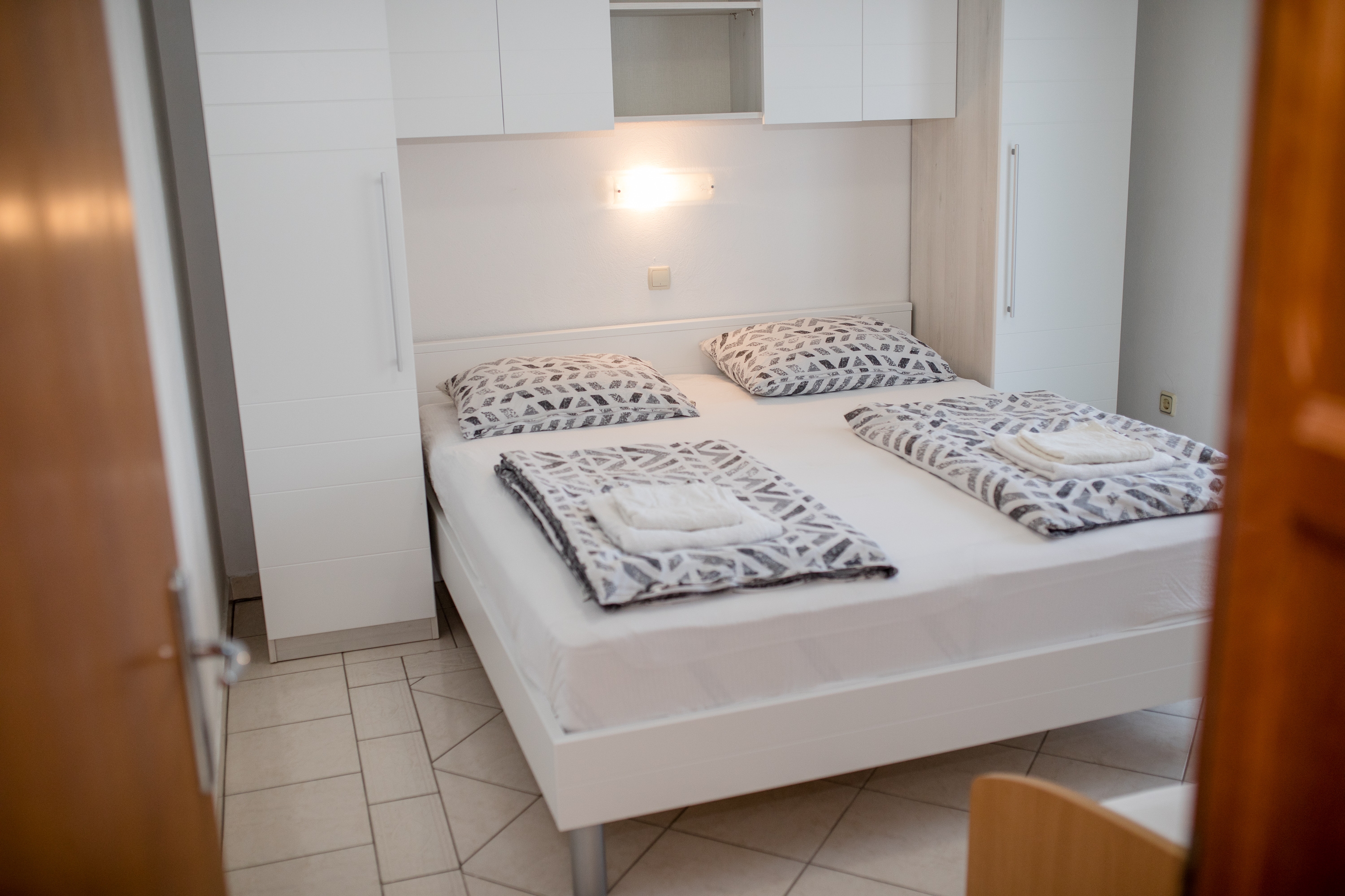 Two bedroom apartment near beach Supetarska Draga - Gornja, Rab  A-c