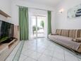 Obývacia izba Supetarska Draga - Gornja, Obývacia izba v ubytovacej jednotke apartment, domáci miláčikovia povolení a WiFi.