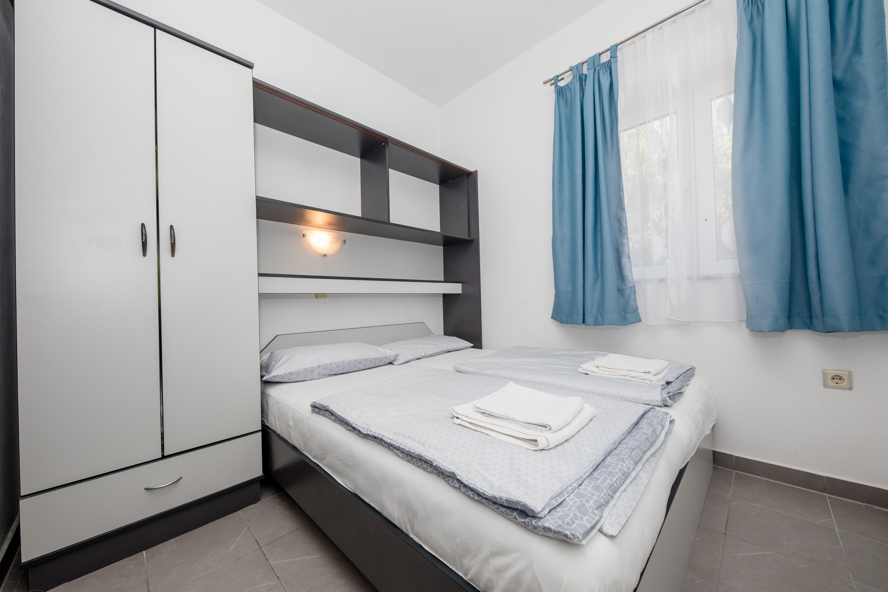 Two bedroom apartment near beach Supetarska Draga - Gornja, Rab  A-d