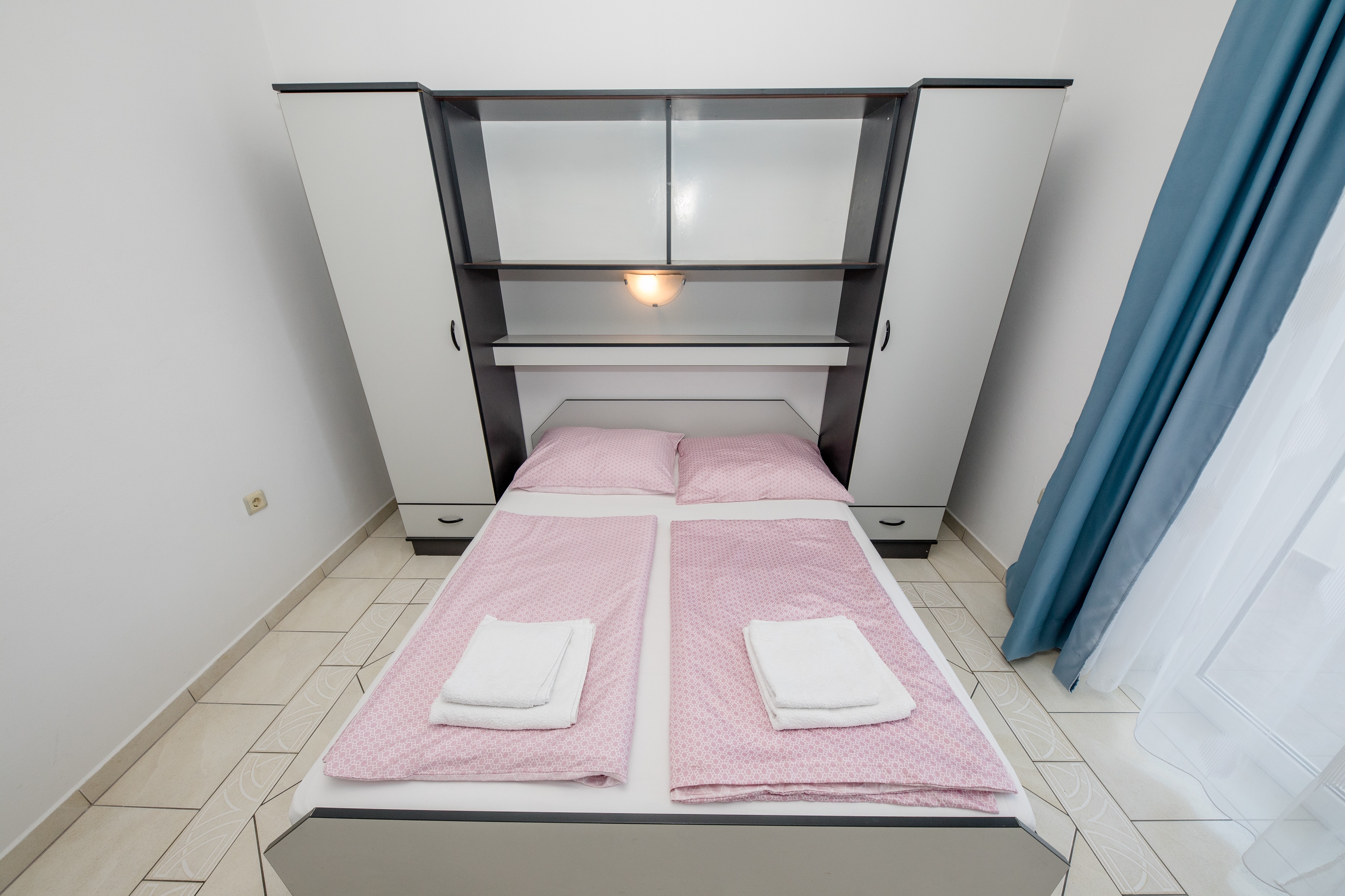 Two bedroom apartment near beach Supetarska Draga - Gornja, Rab  A-d