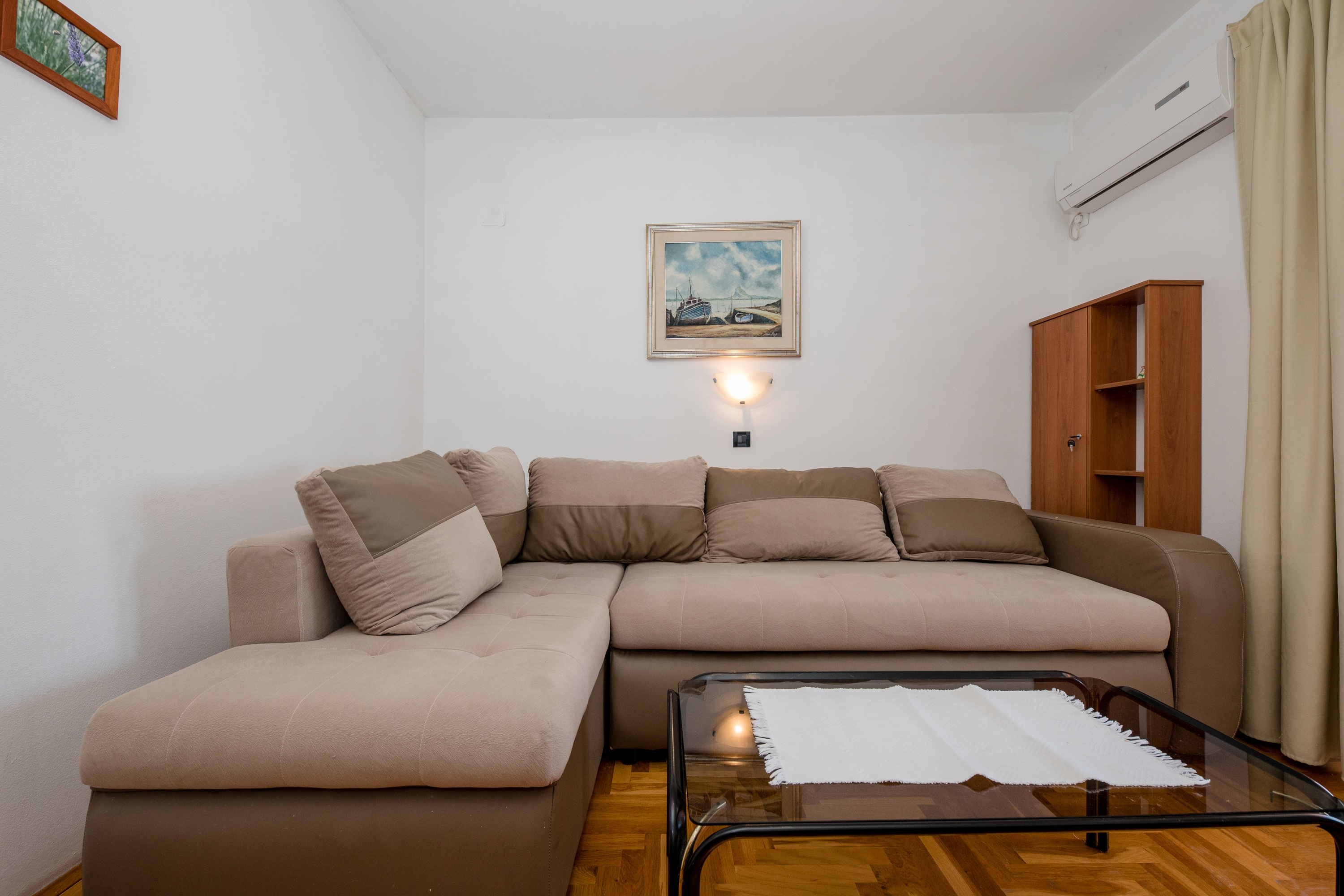 One bedroom apartment near beach Supetarska Draga - Gornja, Rab (A-11579-e)