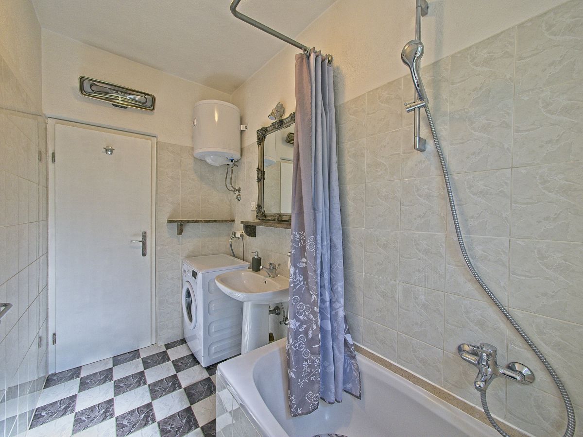 Two bedroom apartment with terrace and sea view Postira, Brač  A-a