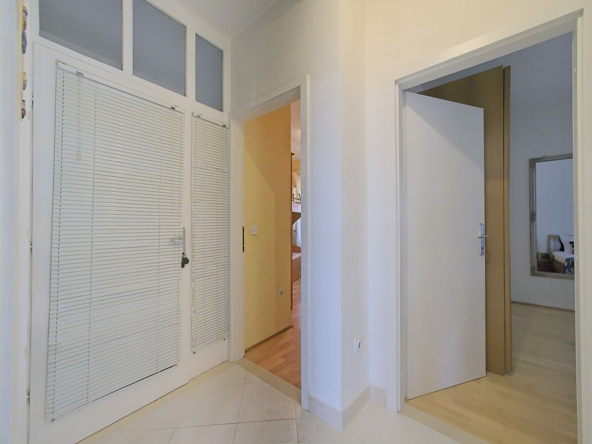 Two bedroom apartment with terrace and sea view Postira, Brač  A-a